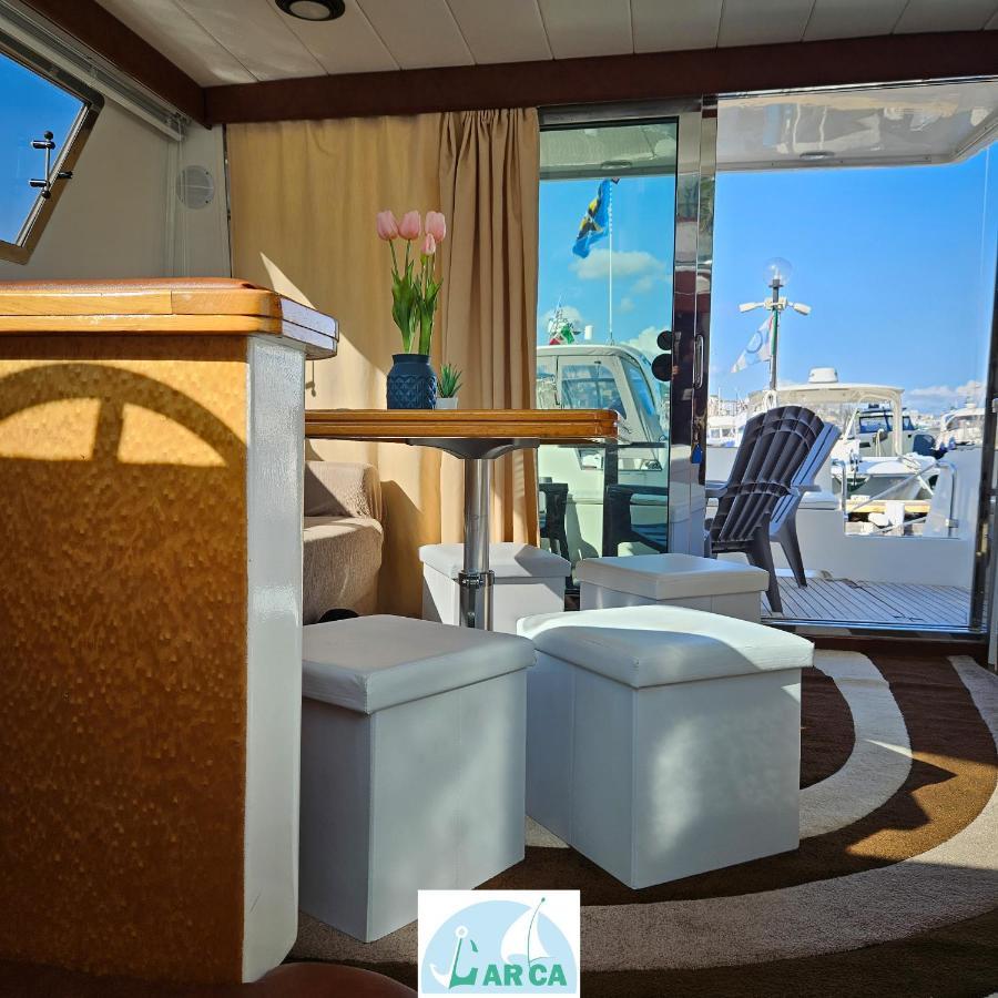 Hotel Boat And Breakfast Monica Neapel Exterior foto