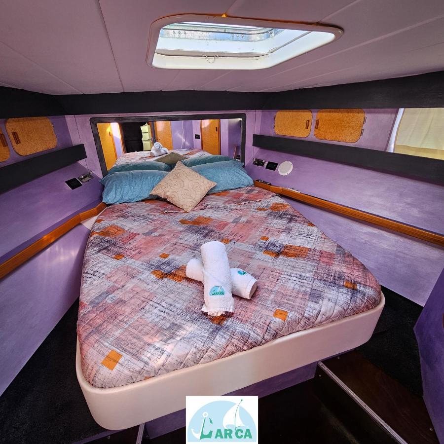 Hotel Boat And Breakfast Monica Neapel Exterior foto