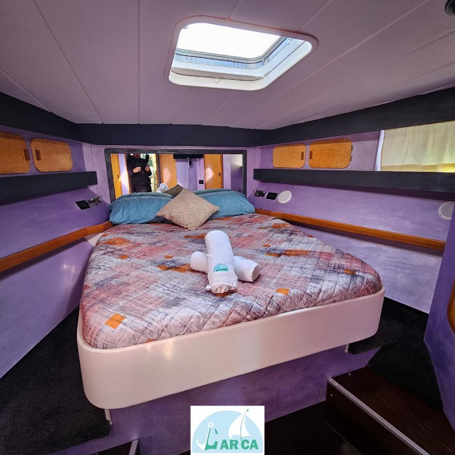 Hotel Boat And Breakfast Monica Neapel Exterior foto