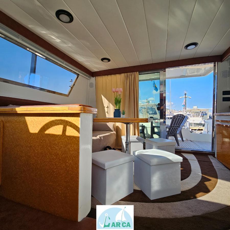 Hotel Boat And Breakfast Monica Neapel Exterior foto