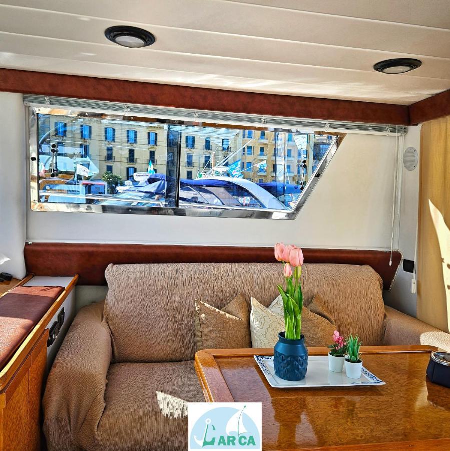 Hotel Boat And Breakfast Monica Neapel Exterior foto